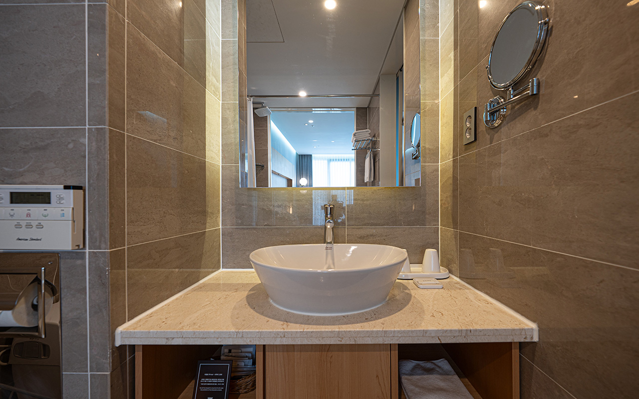 디럭스더블이스트